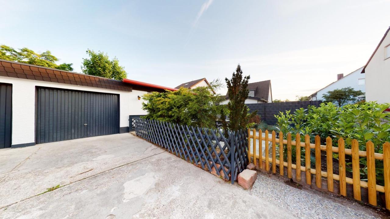 Bungalow Fur 2 - Parkplatz - Kuche - Terrasse Speyer Exterior photo